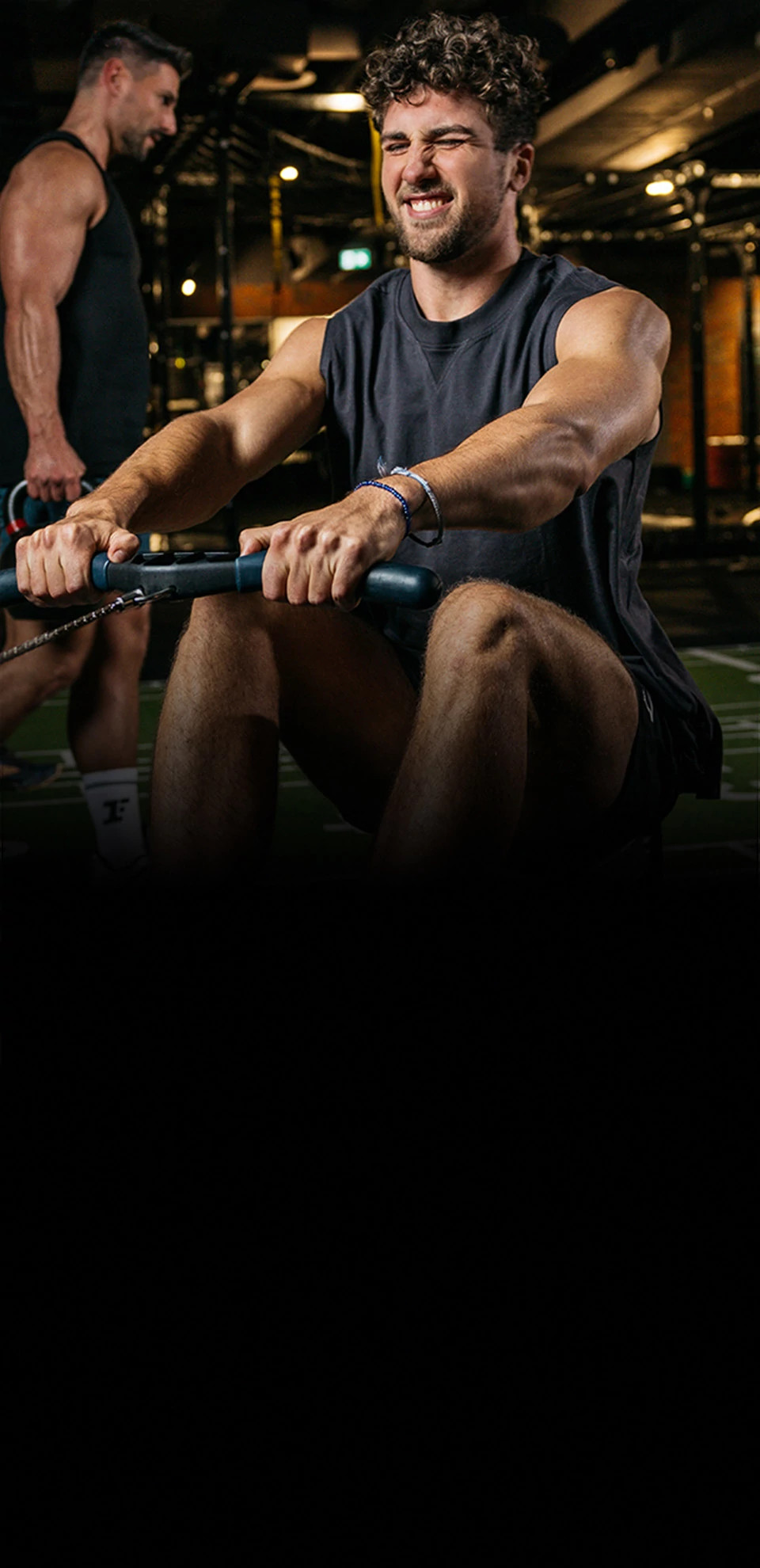 Fitness First Hyrox Functional Training an Rudermaschine 