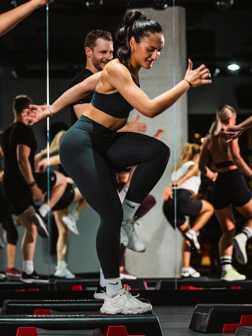 Frau-Stepper-Kurs-Fitness 