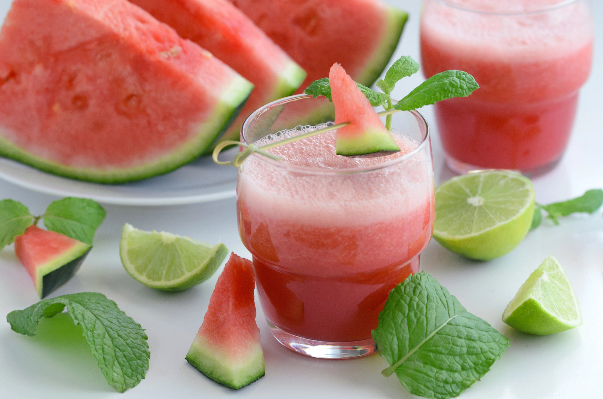 Ein erfrischender alkoholfreier Wassermelonen-Cocktail