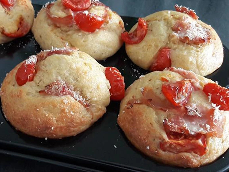 Herzhaft: Skyr-Tomaten-Muffins
