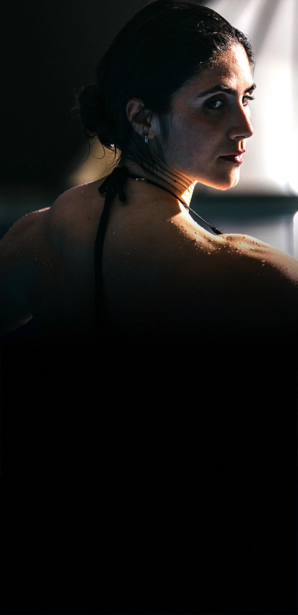 Frau-Bikini-Pool 