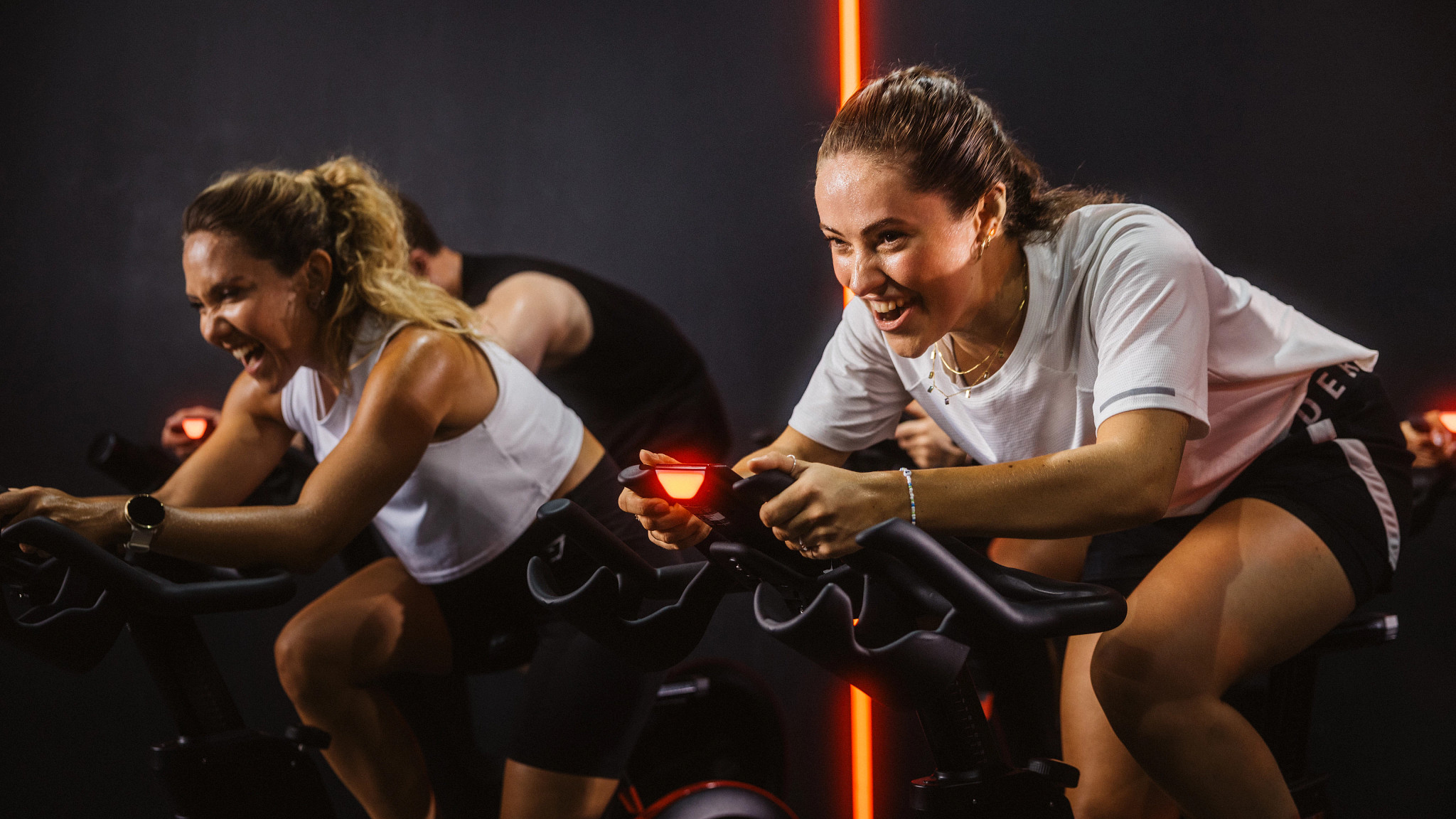 Indoor Cycling Kurse bei Fitness First