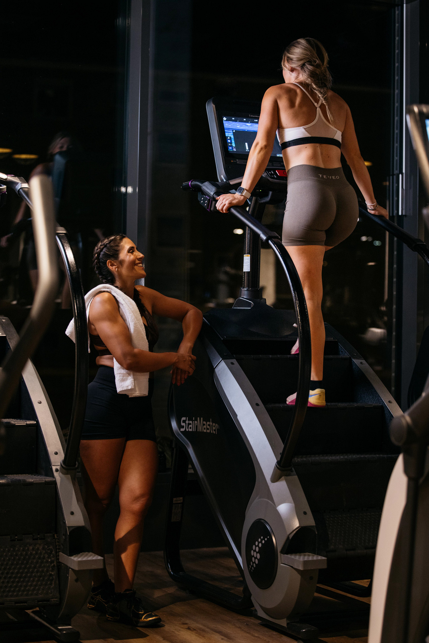 Stairmaster-Übungen: So trainierst du mit dem Treppengerät!