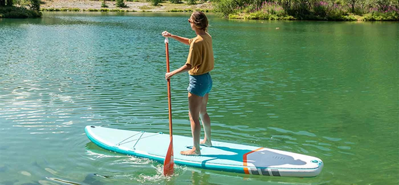 Stand up Paddling für Anfänger:innen: SUP lernen + Übungen